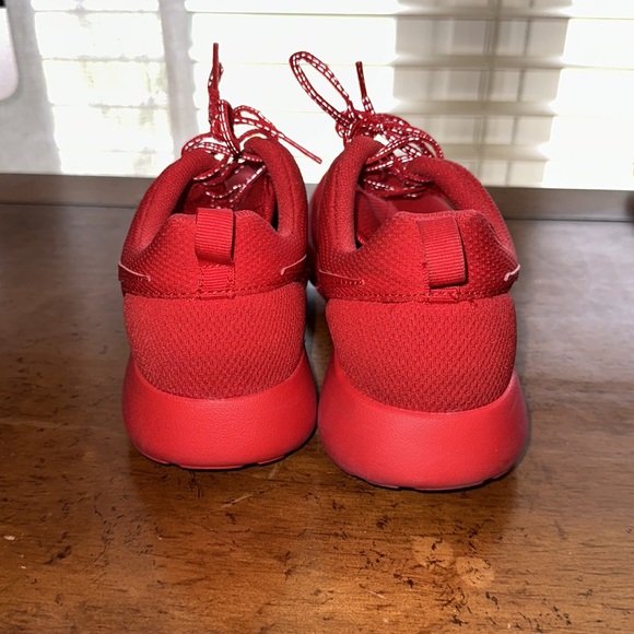 Women’s/Big Kids Nike Roshe - Picture 3 of 4